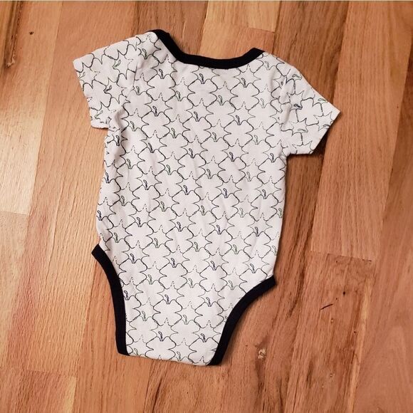 NWOT Lucky Brand Signature Shamrock Onesie - Picture 5 of 7